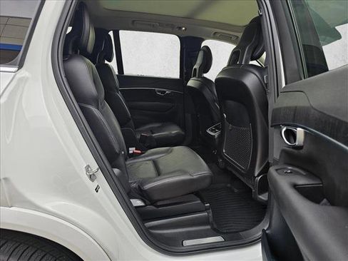 Used 2020 Volvo XC90 T6 Momentum w/ Protection Package Premier AWD/4WD image 11