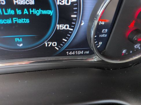 Used 2017 GMC Acadia Denali w/ Technology Package FWD image 16