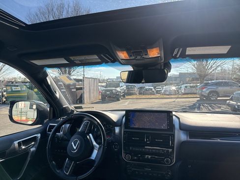 Used 2023 Lexus GX 460 Premium image 7