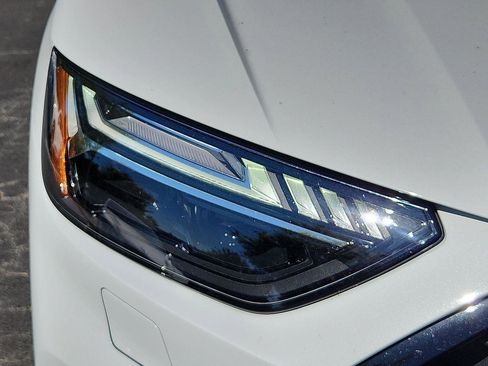 Used 2025 Audi Q5 Prestige w/ Prestige Package image 9