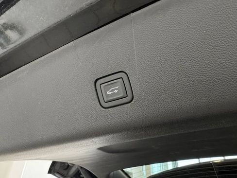 Certified 2023 Chevrolet Traverse LT AWD/4WD image 46