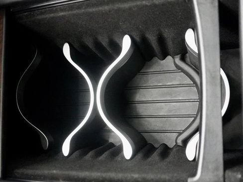 Used 2018 Tesla Model X 75D image 27