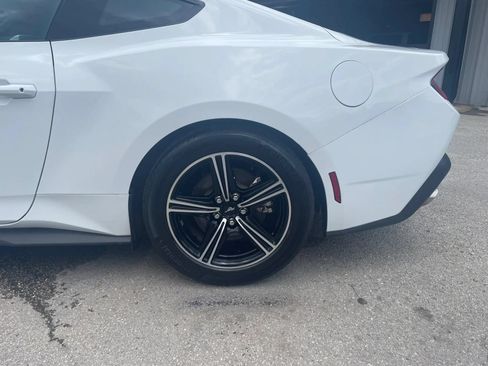 Used 2025 Ford Mustang Coupe RWD image 25