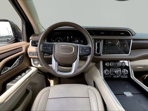 Used 2023 GMC Yukon Denali RWD image 8