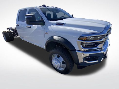 New 2026 RAM 5500 Tradesman w/ Chrome Appearance Group AWD/4WD image 35