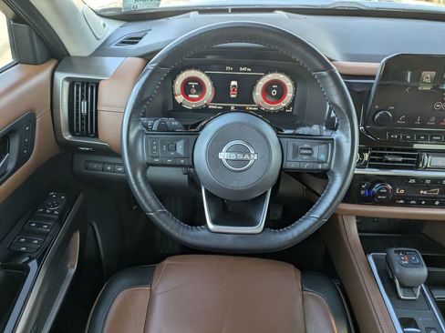 Used 2022 Nissan Pathfinder Platinum w/ Cargo Package image 23