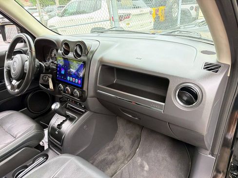 Used 2015 Jeep Patriot High Altitude AWD/4WD image 9