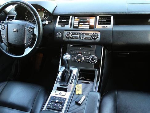 Used 2013 Land Rover Range Rover Sport HSE AWD/4WD image 16