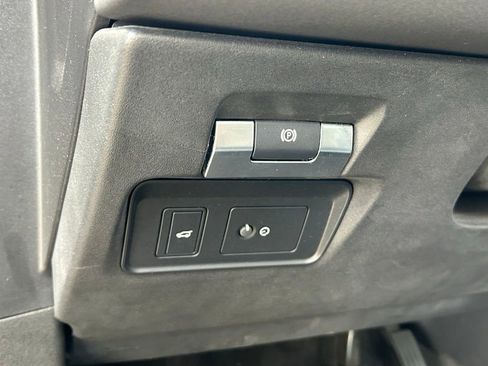 Used 2020 Land Rover Range Rover Evoque SE image 47