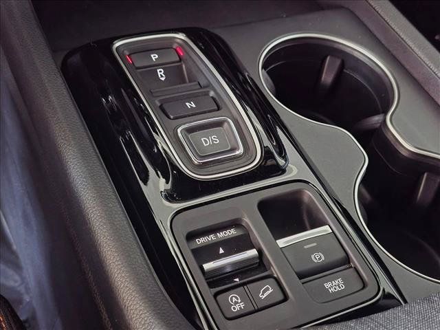 Used 2025 Honda Pilot Sport image 14
