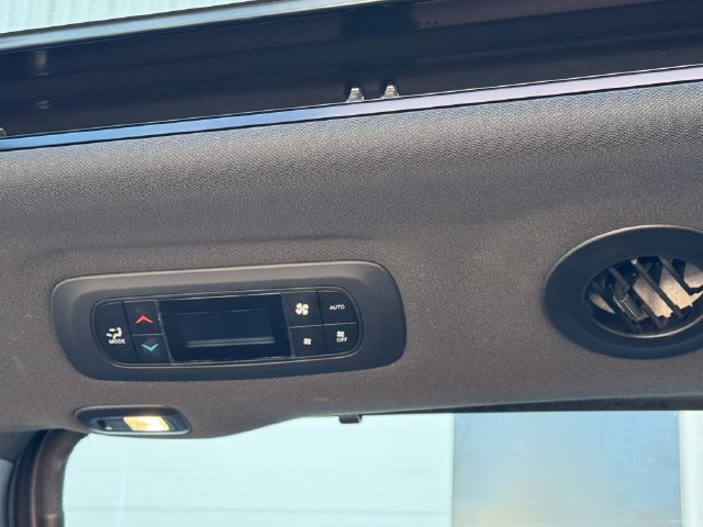 Used 2020 Chrysler Pacifica Limited FWD image 51
