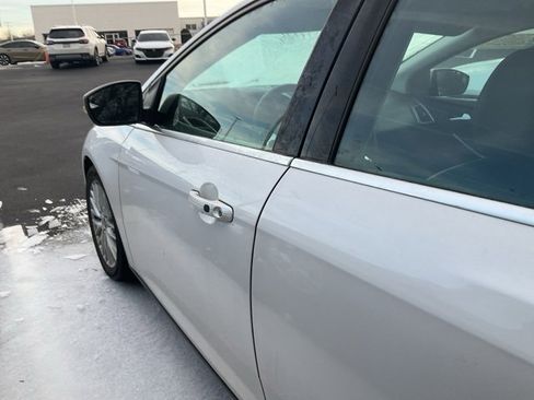 Used 2013 Ford Focus Titanium image 9