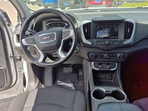 Certified 2024 GMC Terrain SLE w/ Driver Convenience Package FWD image 10