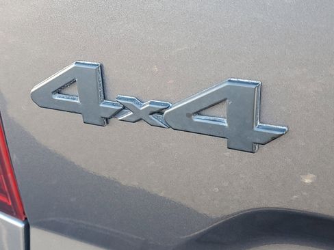 Used 2017 Toyota Tundra SR5 image 7