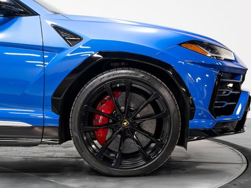 Used 2019 Lamborghini Urus image 18