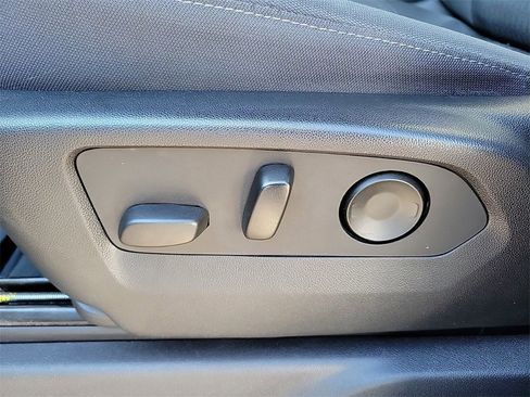 Used 2022 Chevrolet Silverado 1500 LT image 16