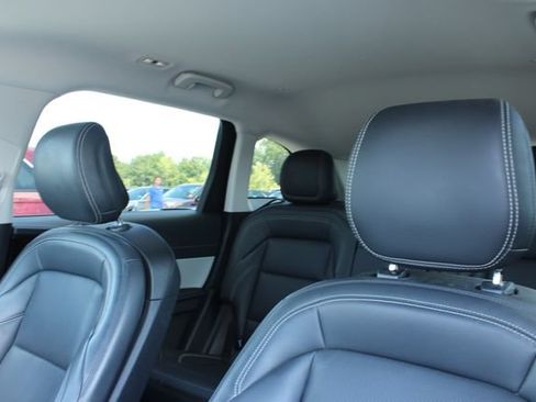 Used 2024 Lincoln Nautilus Premier AWD/4WD image 13