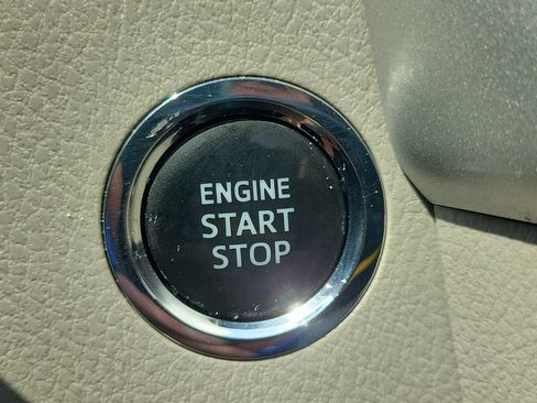 Used 2016 Toyota Highlander Limited w/ Driver Technology Package FWD image 40