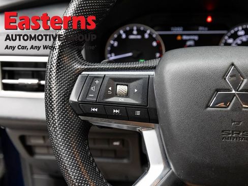 Used 2022 Mitsubishi Outlander SE AWD/4WD image 15