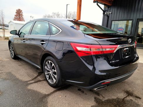 Used 2018 Toyota Avalon XLE image 6