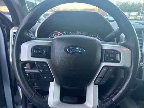 Used 2017 Ford F350 Lariat image 21
