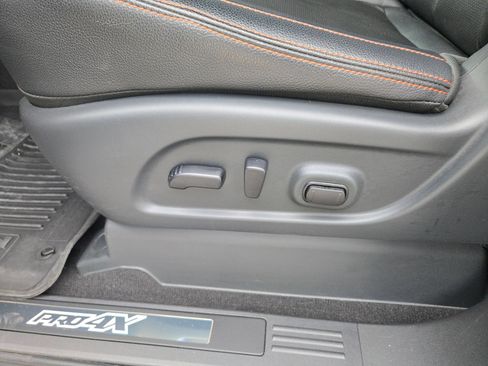 Used 2024 Nissan Titan PRO-4X w/ Pro-4x Convenience Package AWD/4WD image 13