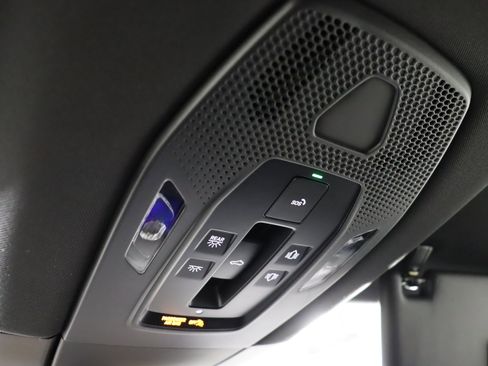 Used 2024 Porsche Macan 4 Electric image 40