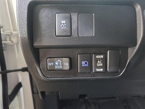 Used 2023 Toyota Tacoma TRD Off-Road image 23