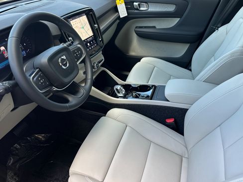 New 2026 Volvo XC40 B5 Ultra AWD/4WD image 7