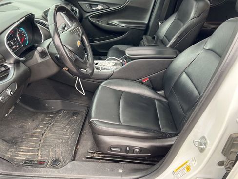 Used 2016 Chevrolet Malibu LT w/ Leather Package image 4