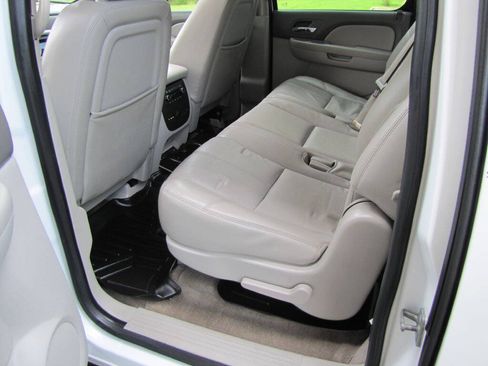 Used 2012 Chevrolet Suburban LT w/ Suspension Package, Off-Road AWD/4WD image 18