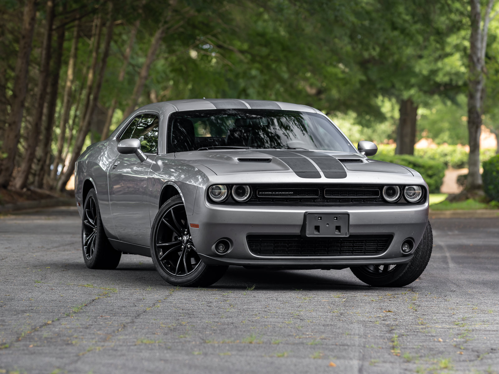 Used 2017 Dodge Challenger SXT Plus RWD image 1