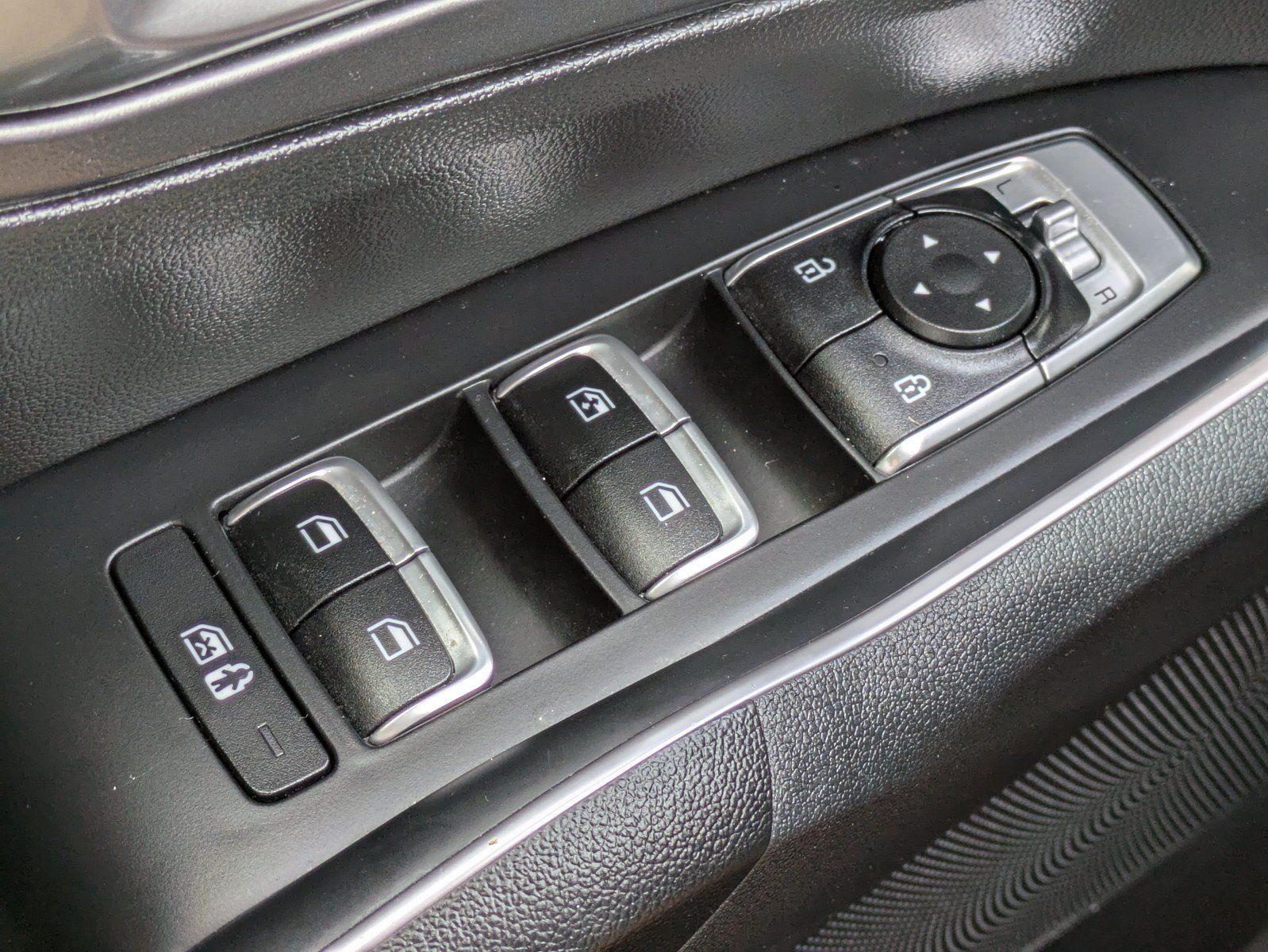 Certified 2023 Kia Sorento LX FWD image 17