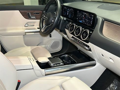 Used 2023 Mercedes-Benz GLA 250 4MATIC image 13