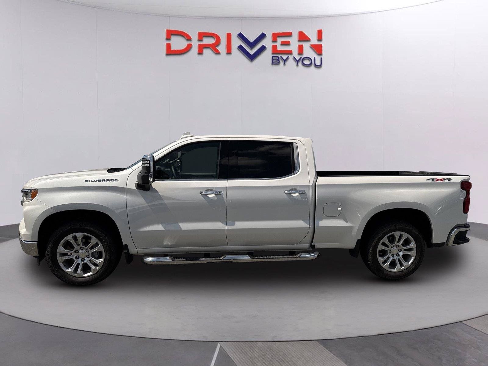 Used 2023 Chevrolet Silverado 1500 LTZ w/ Technology Package AWD/4WD image 7