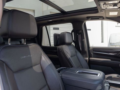 Used 2023 GMC Yukon Denali w/ Denali Reserve Package AWD/4WD image 39