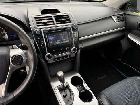 Used 2014 Toyota Camry SE FWD image 26