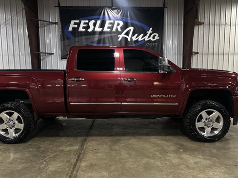Used 2015 GMC Sierra 2500 Denali w/ Duramax Plus Package image 12