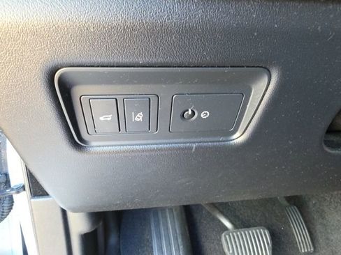 Used 2017 Land Rover Range Rover HSE image 15