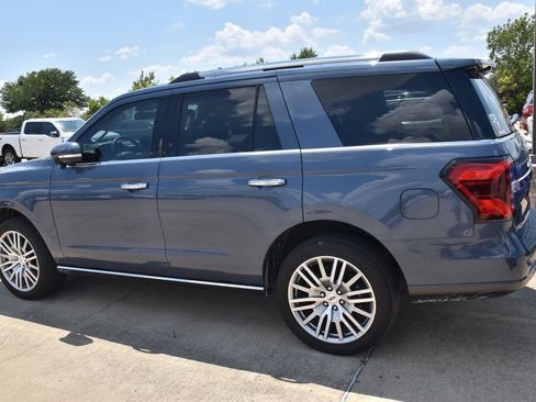 Used 2023 Ford Expedition Limited RWD image 9