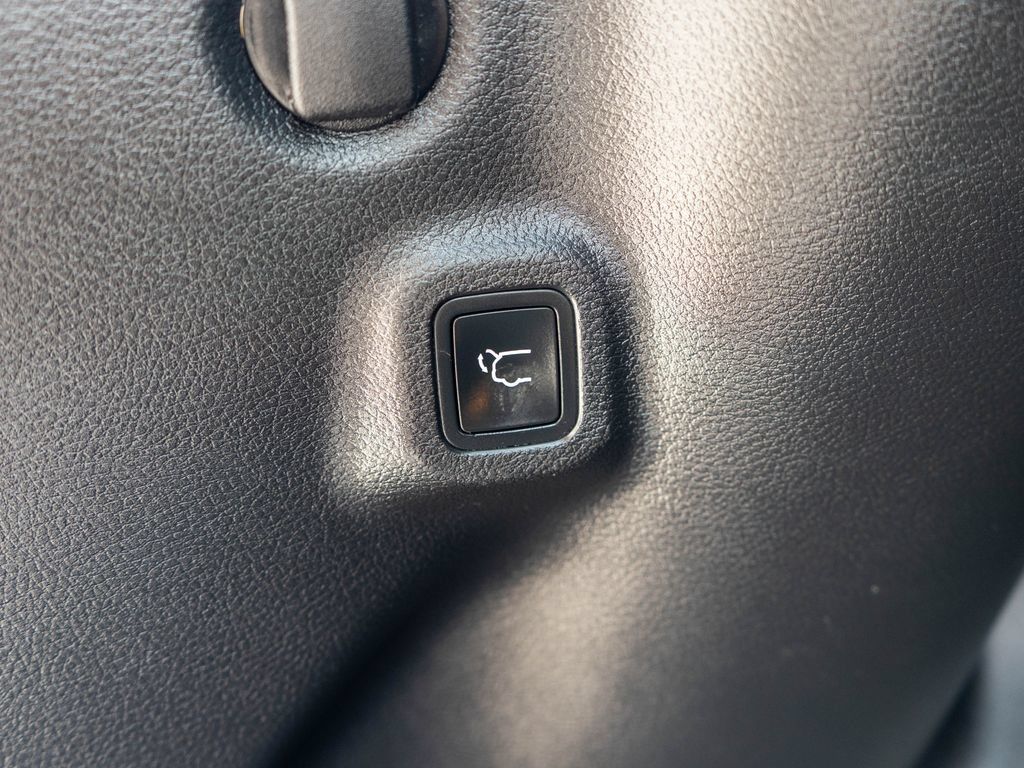 Used 2021 Jeep Compass Latitude w/ Sun and Sound Group AWD/4WD image 36