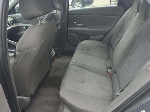 Used 2024 Hyundai Elantra SE FWD image 13