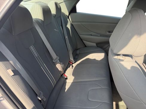 Used 2024 Hyundai Elantra SEL image 18