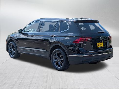 Certified 2023 Volkswagen Tiguan SE w/ Panoramic Sunroof Package AWD/4WD image 5