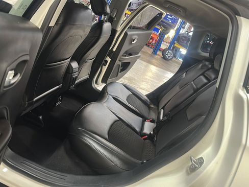 Used 2019 Jeep Compass Latitude AWD/4WD image 28
