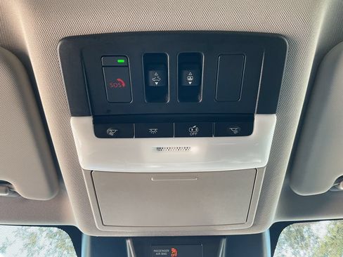 Used 2023 Nissan Rogue Platinum FWD image 20