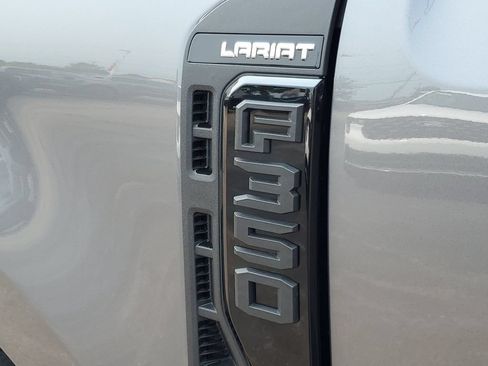 Used 2025 Ford F350 Lariat w/ Lariat Ultimate Package AWD/4WD image 38