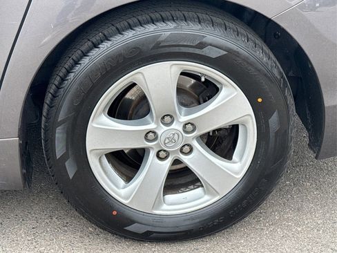 Used 2014 Toyota Sienna LE image 28