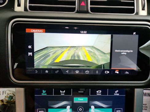 Used 2020 Land Rover Range Rover HSE image 20