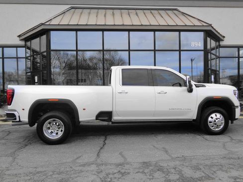 Used 2025 GMC Sierra 3500 Denali Ultimate image 4